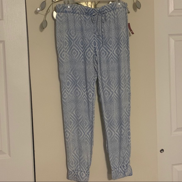 3/$25 Woman’s pants size 7/9 NWT - Picture 2 of 9